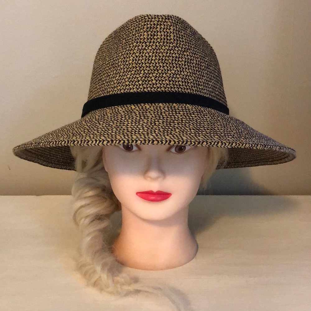 ✨NWT✨Packable pool hat